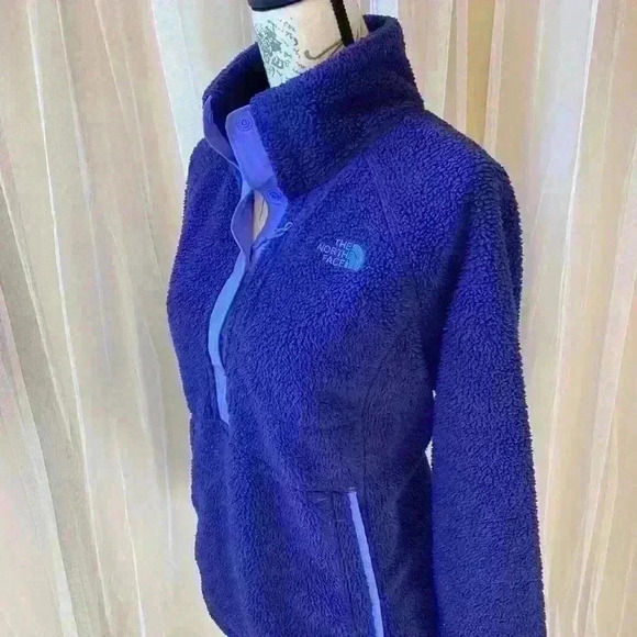Cozy THE NORTH FACE Jacket - Gorgeous vibrant Purple Color - Picture 3 of 12